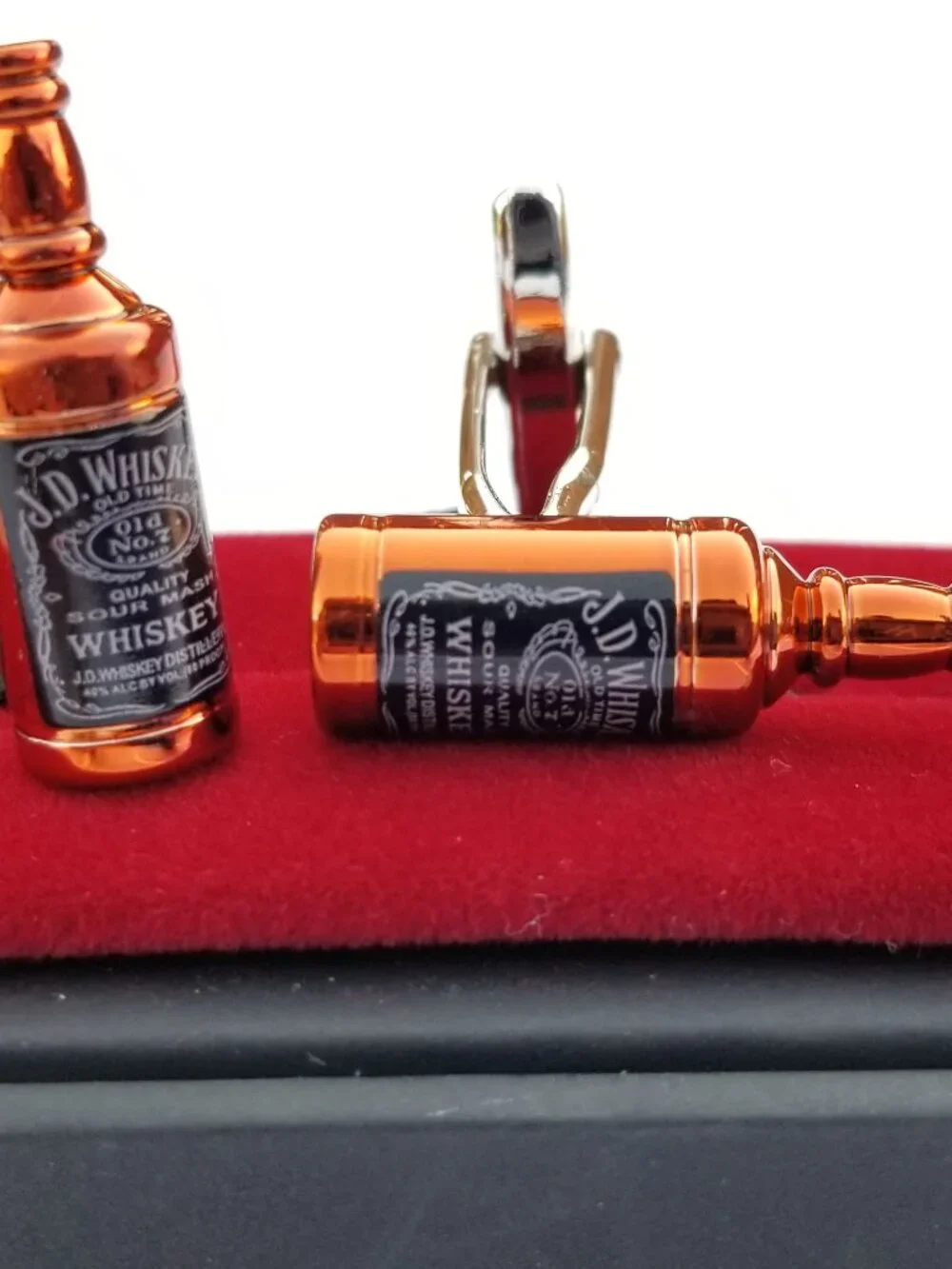 Jack Daniel’s Tennessee Whiskey Bottle Cufflinks Novelty Barware links